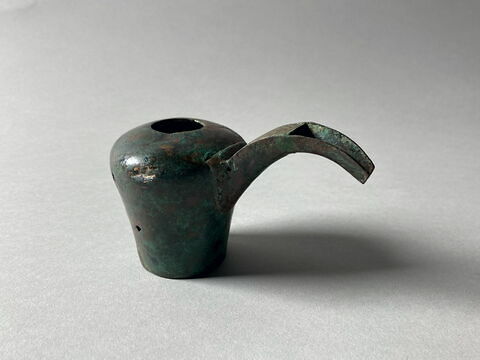 aiguière ; vase miniature, image 8/12