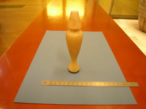 vase-hes ; vase simulacre