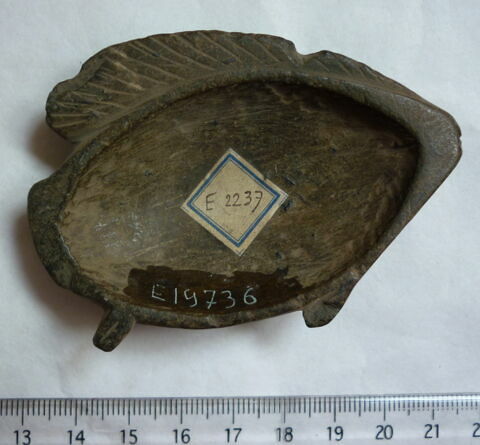 cuiller à fard  ; coupelle, image 2/2