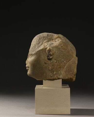 statue, image 2/7