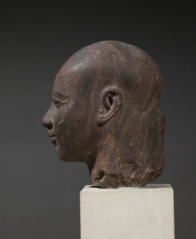 statue, image 3/10