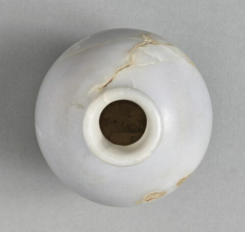 vase, image 3/3