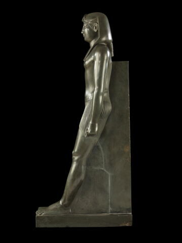 statue, image 4/9