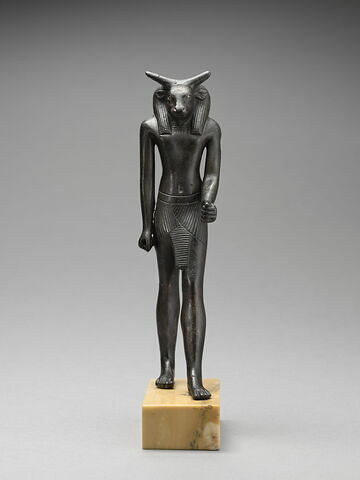 figurine, image 2/7