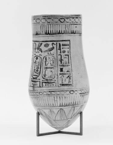 vase ; situle à fond floral, image 7/11