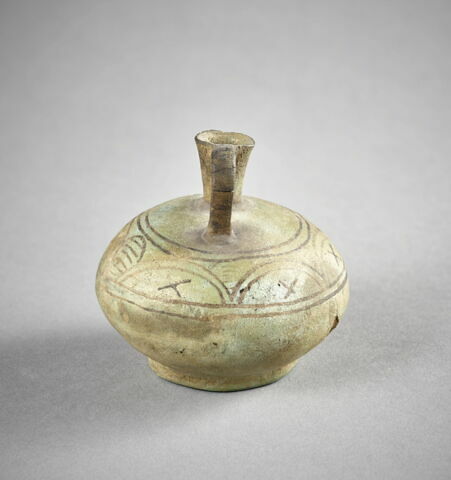 vase à étrier, image 2/4