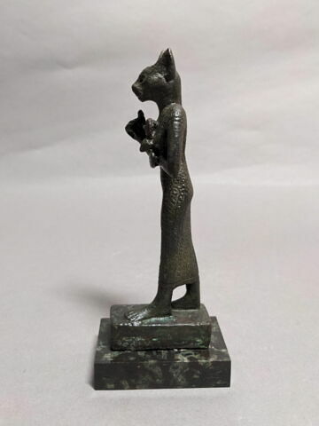 figurine, image 2/5