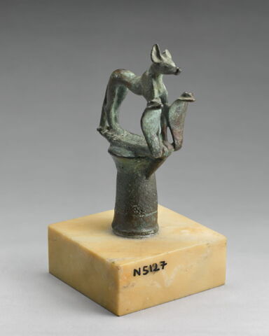 figurine ; enseigne divine