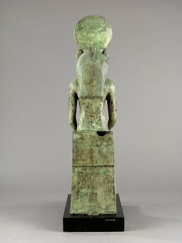 statue, image 4/9