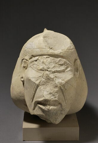 statue, image 2/3