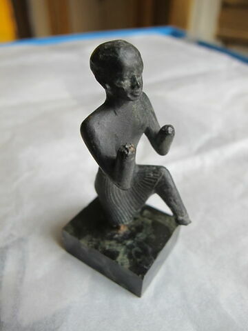 figurine, image 2/2