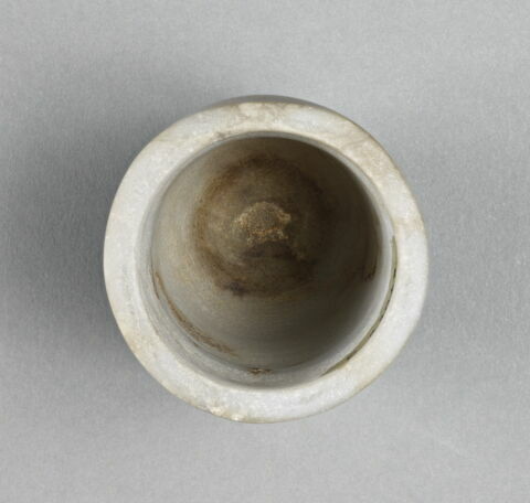vase, image 3/3