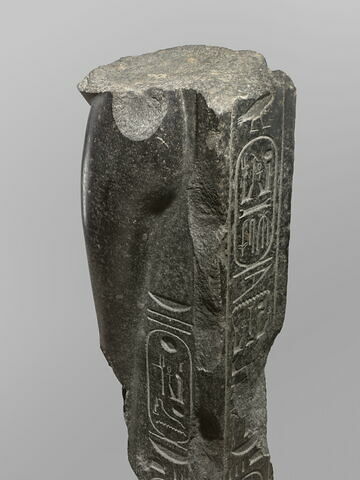 statue, image 6/9