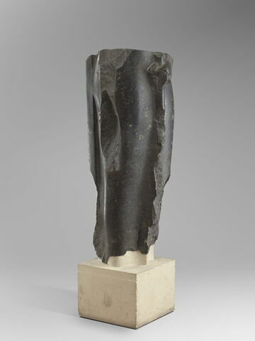 statue, image 7/9