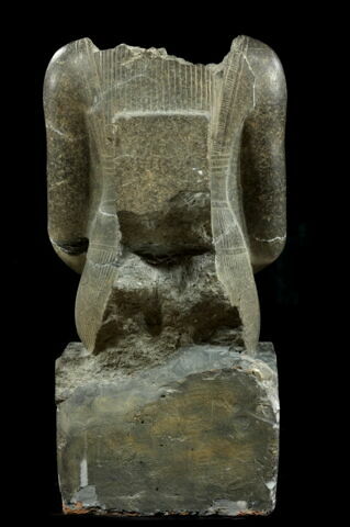 statue, image 4/10