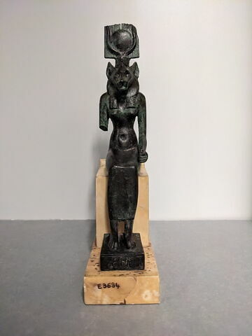 figurine ; statue, image 2/5