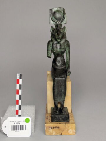 figurine ; statue, image 2/7