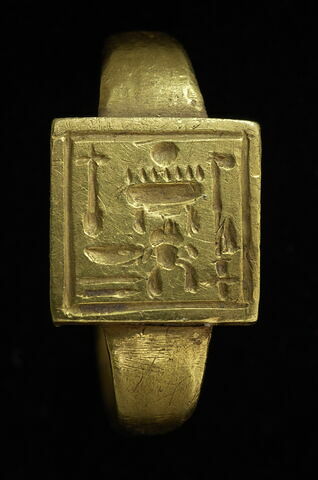 chevalière à chaton plat soudé ; bague à chaton carré