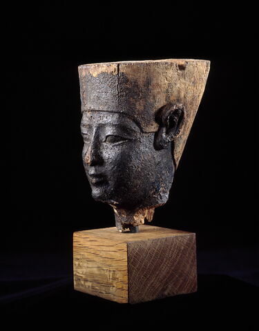 statue, image 3/3