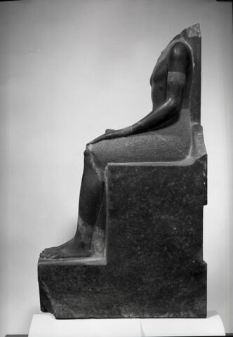 statue, image 3/6