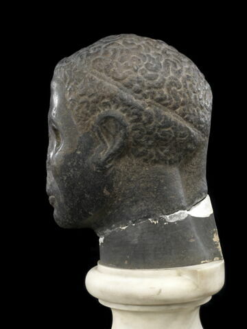statue, image 4/5