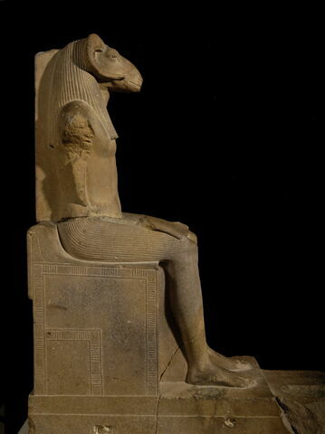 statue, image 3/6