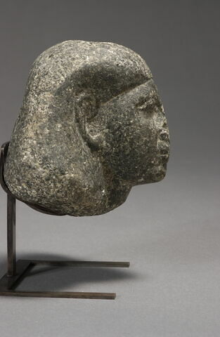 statue, image 2/2