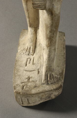 statue, image 5/7