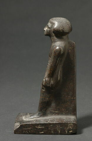 statue, image 6/8