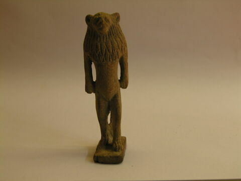 amulette  ; statuette