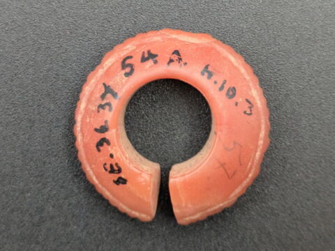 boucle d'oreille en anneau coupé, image 2/2