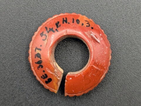 boucle d'oreille en anneau coupé, image 2/2