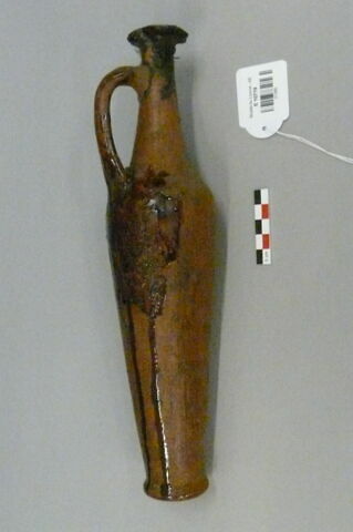 bouteille cananéenne ; avec contenu