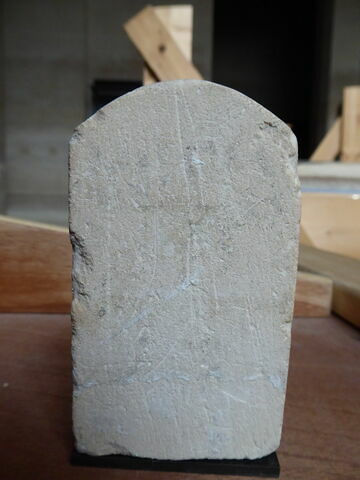 stèle cintrée, image 2/3