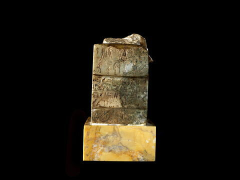 figurine d'Isis allaitant, image 3/5