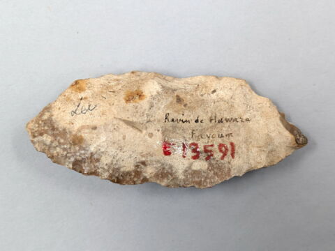 pointe bifaciale, image 2/2