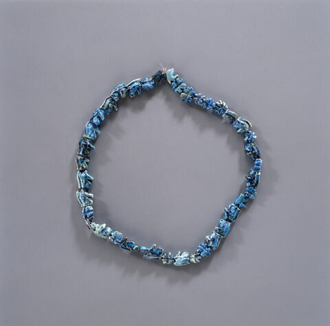 collier ; amulette oudjat ; perle