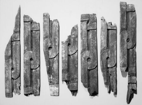 décor architectural ; frise ; fragments, image 2/3