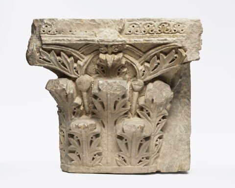chapiteau de pilastre ; architecture