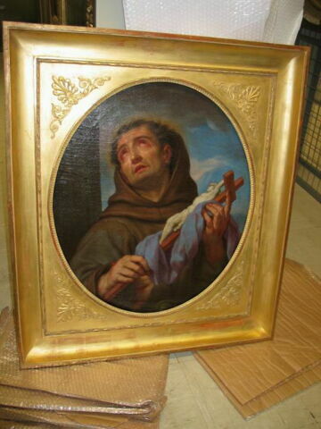 Saint François tenant le crucifix, image 3/4