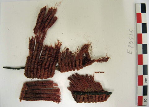 bonnet ; fragments ; fragments, image 2/2
