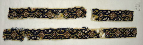 bande décorative d'habillement ; fragment, image 2/2