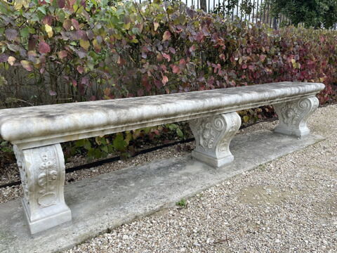 Banc avec pieds décorés d'ornements de style italien