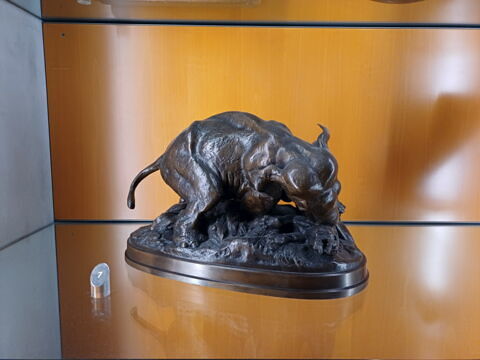 Éléphant écrasant un tigre, image 2/5