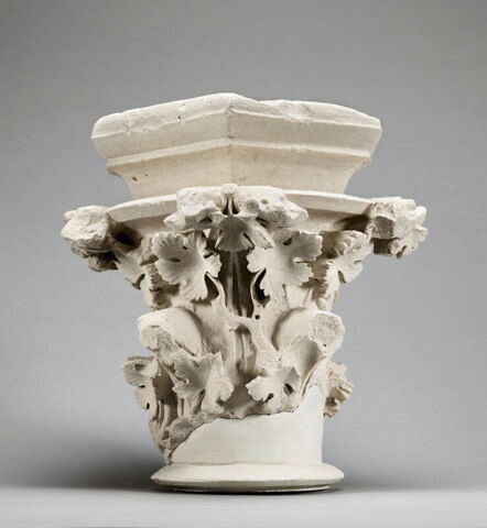 Chapiteau décoré de feuilles de vigne vierge, image 10/12