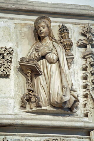 Porte ornée d'un groupe de l'Annociation et d'un ange à mi-corps, image 5/11