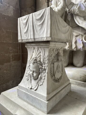 Prie-dieu aux armes de Nicolas III de Neufville, seigneur de Villeroy