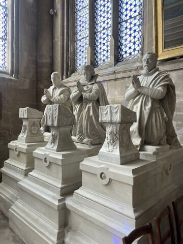 Prie-dieu aux armes de Nicolas III de Neufville, seigneur de Villeroy, image 3/4