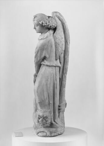 Saint Michel terrassant le Démon, image 12/19