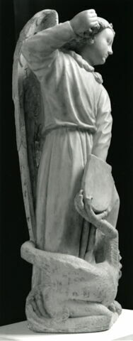 Saint Michel terrassant le Démon, image 10/19